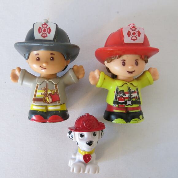 FISHER PRICE LITTLE PEOPLE Lot of 5 Firemen Dog Astronaut Community Helpers Toys - Picture 13 of 16